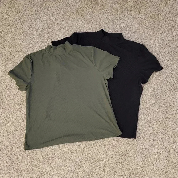 No Boundaries- 2 tops-NWOT - Picture 1 of 3